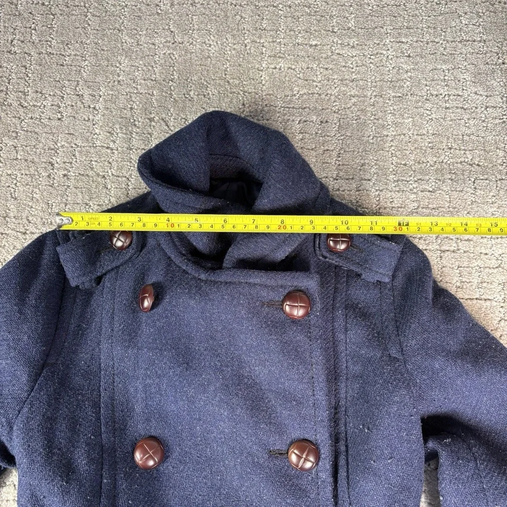 American Eagle Outfitters closure stylish button